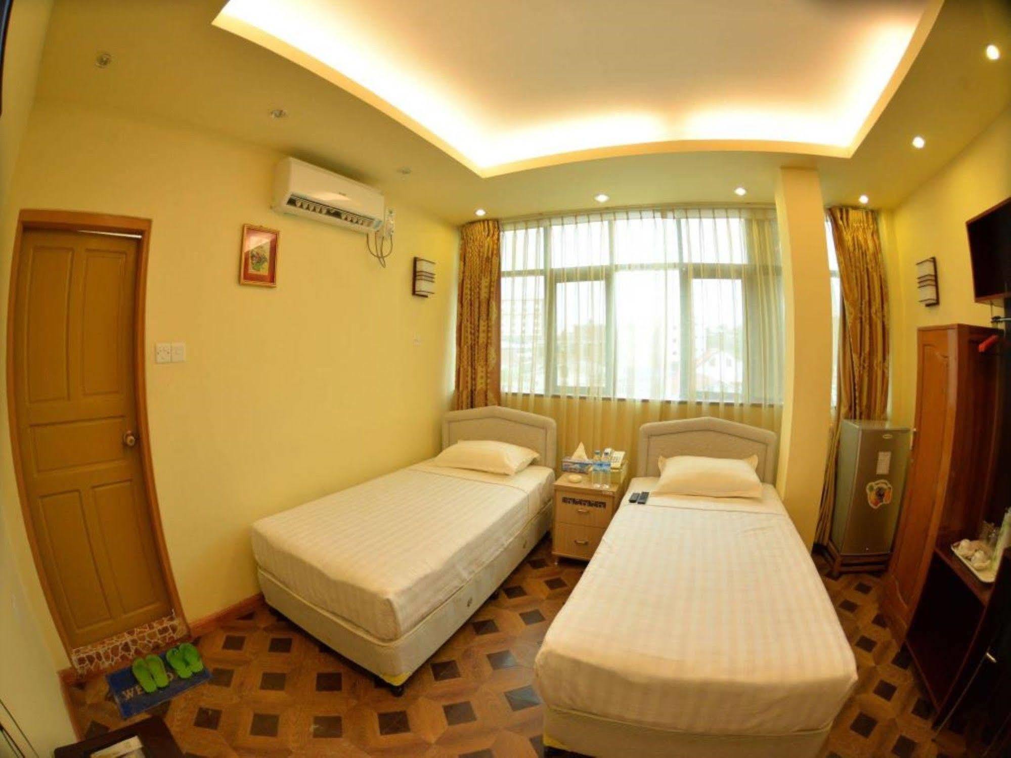 New Golden Forward Hotel Rangun Zewnętrze zdjęcie