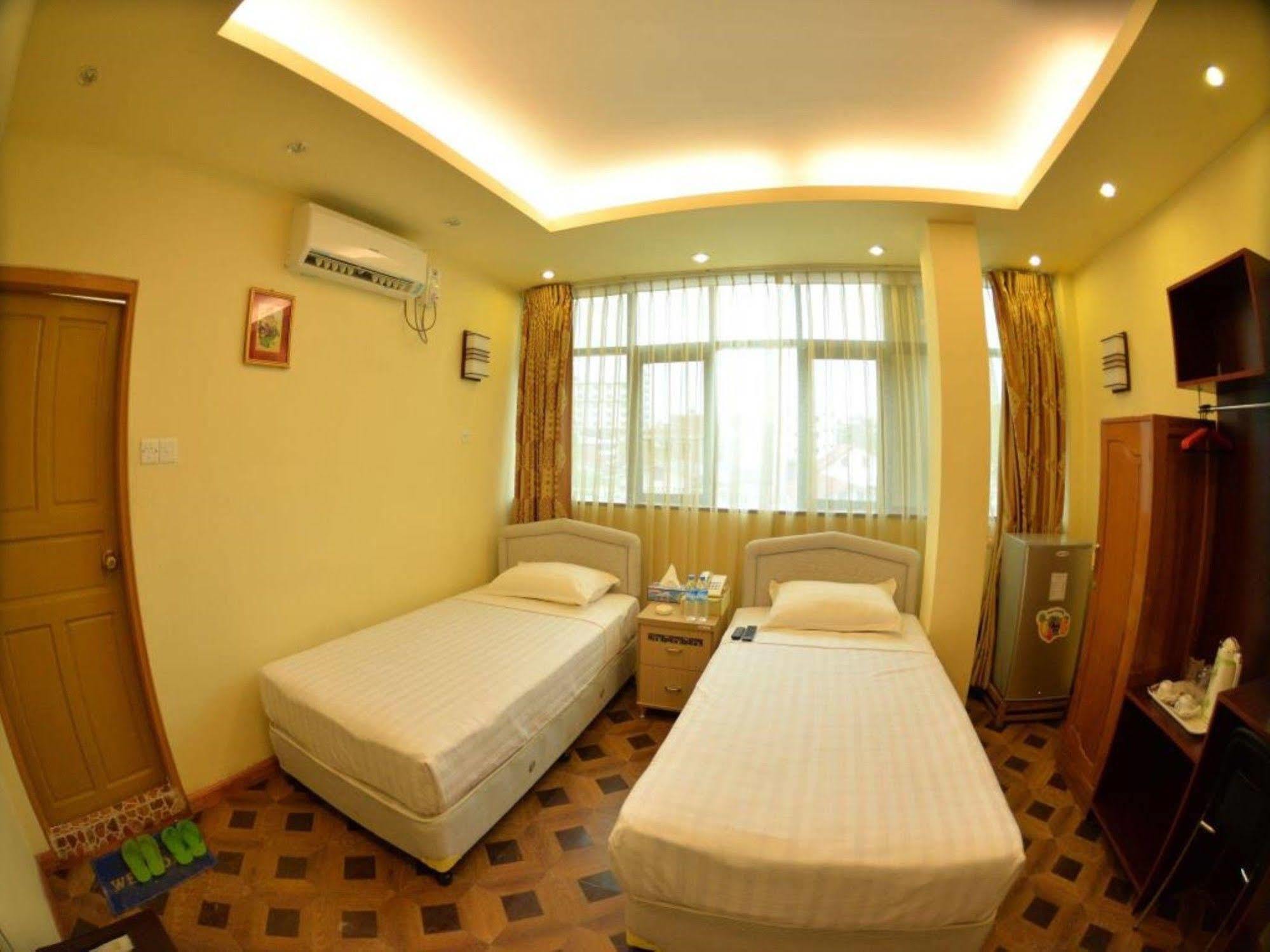 New Golden Forward Hotel Rangun Zewnętrze zdjęcie